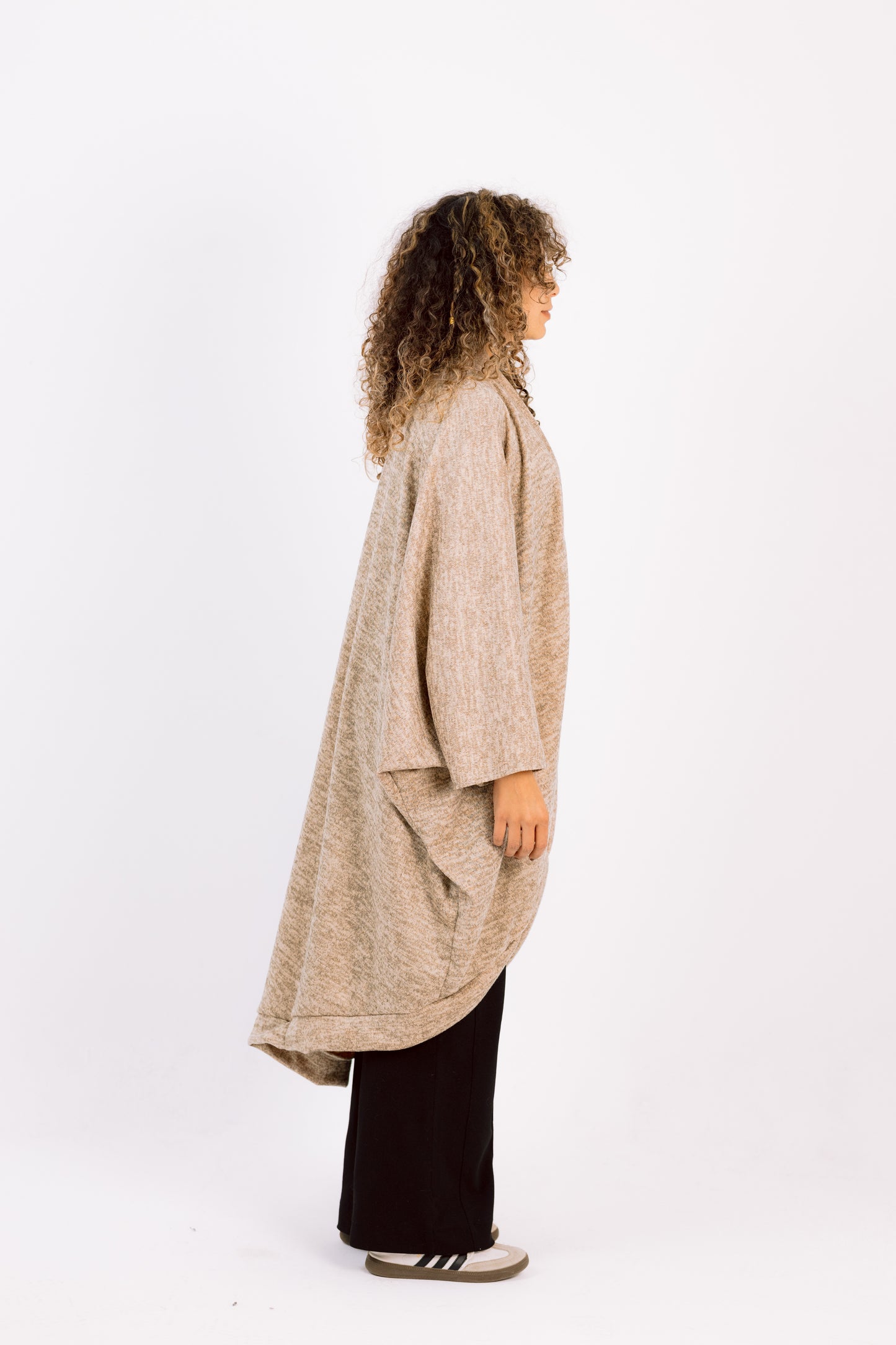 Noa – Beige U-Shaped Cardigan