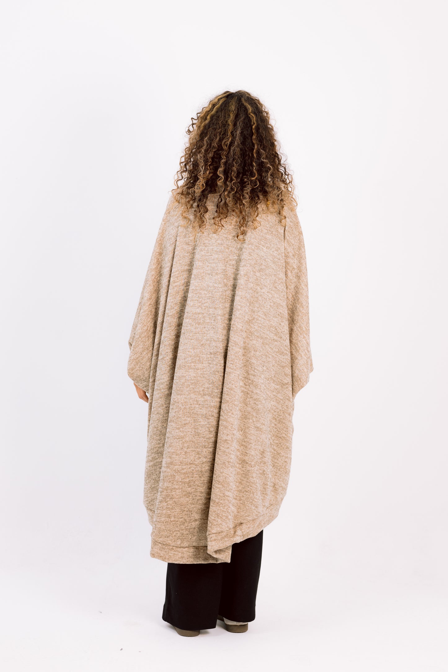 Noa – Beige U-Shaped Cardigan